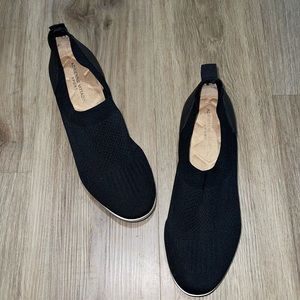 Adrienne Vittadini Womens Slip On Sneakers Shoes Black Low Top 9.5